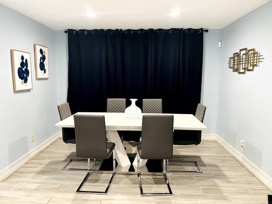 3Bdrm Modern Entertainment Home Orlando Buitenkant foto