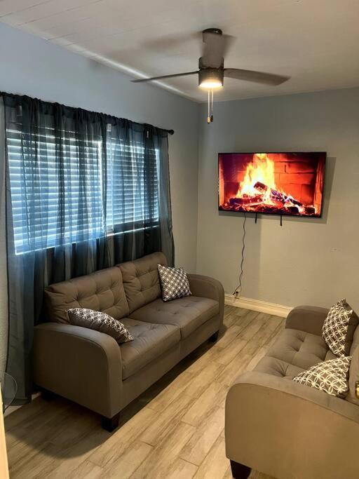 3Bdrm Modern Entertainment Home Orlando Buitenkant foto